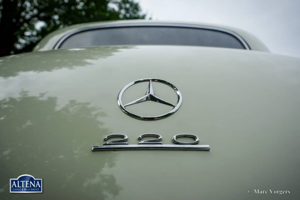 Mercedes 220, 1953